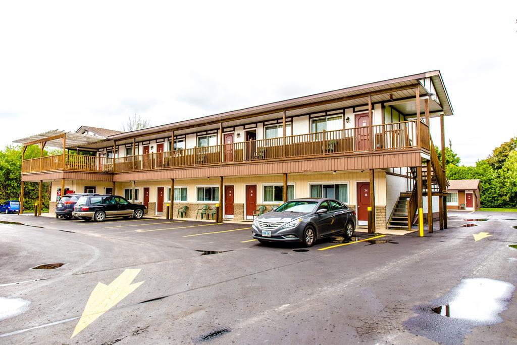Cedar Lodge Motel Goderich Exterior photo