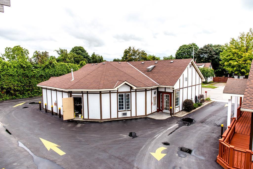 Cedar Lodge Motel Goderich Exterior photo