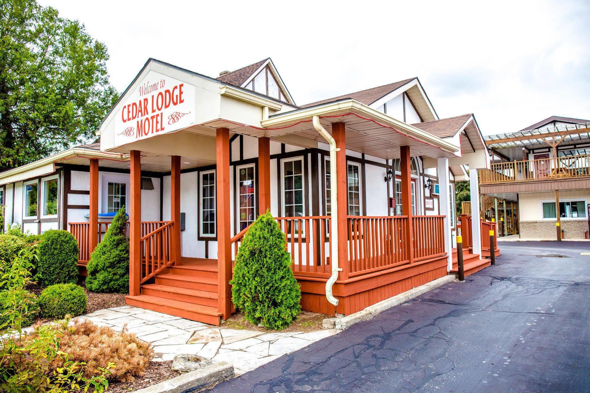 Cedar Lodge Motel Goderich Exterior photo